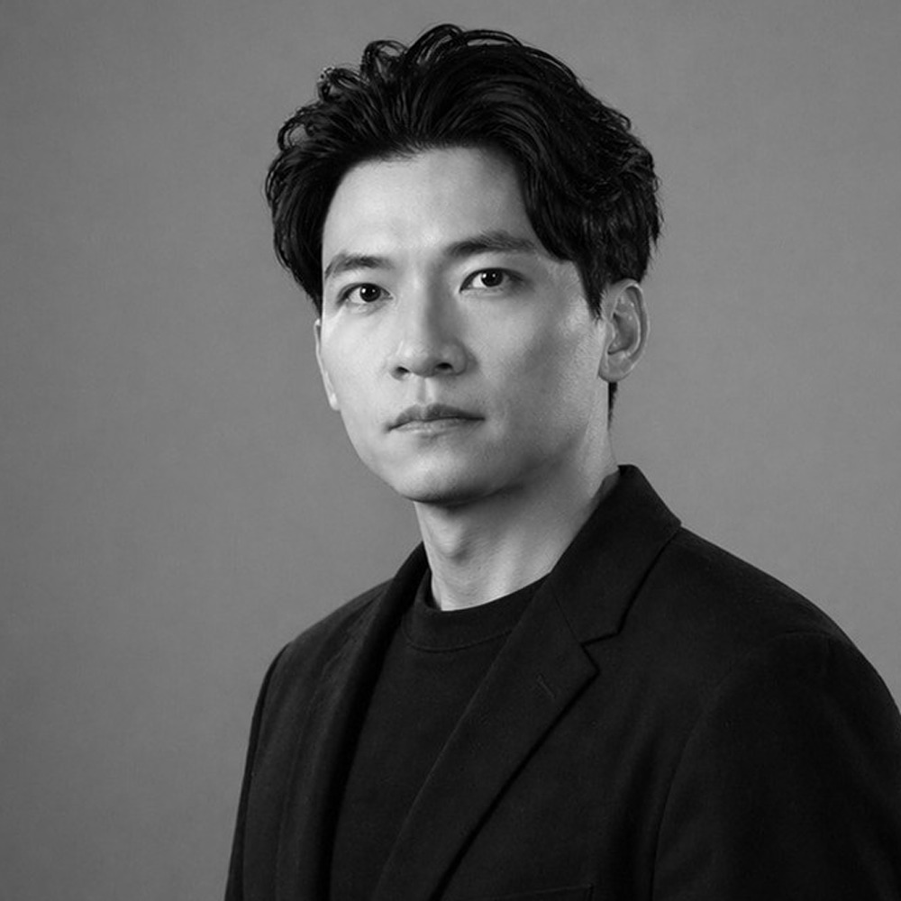 Portrait of Zenas Chen, Senior Lighting Designer at Lichtvision