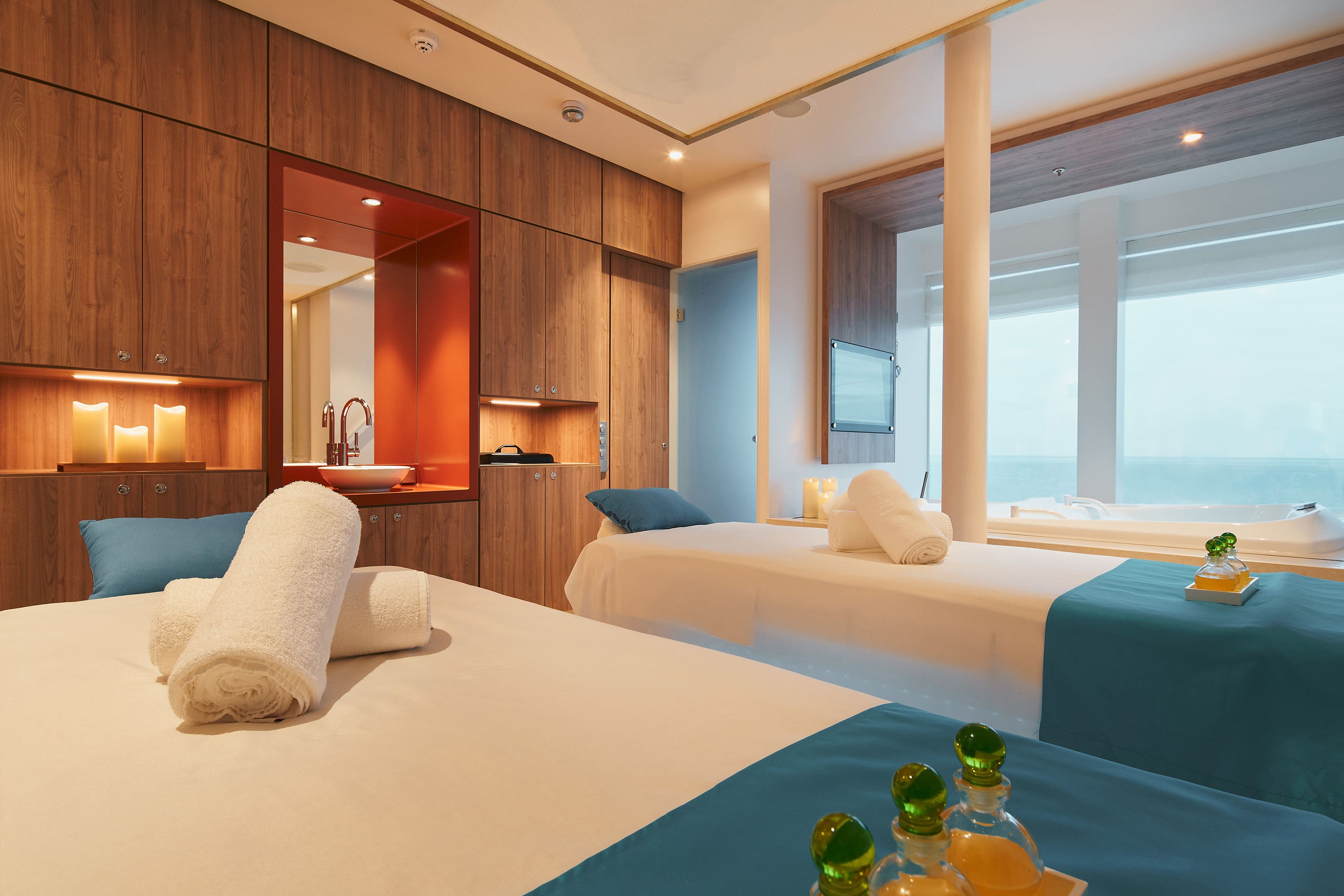 Costa Smeralda — Germany: lighting design view 7 of 8, by Lichtvision