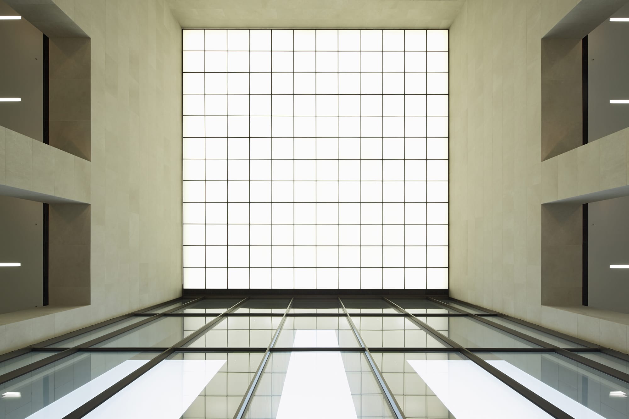 Opernturm Frankfurt — Germany: lighting design view 3 of 8, by Lichtvision