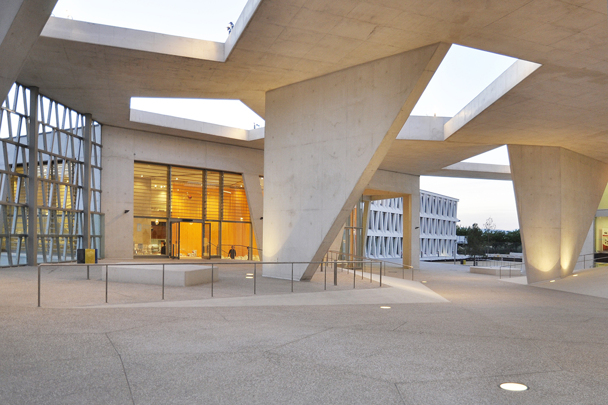 German School Madrid — Madrid, Spain: lighting design view 3 of 6, by Lichtvision