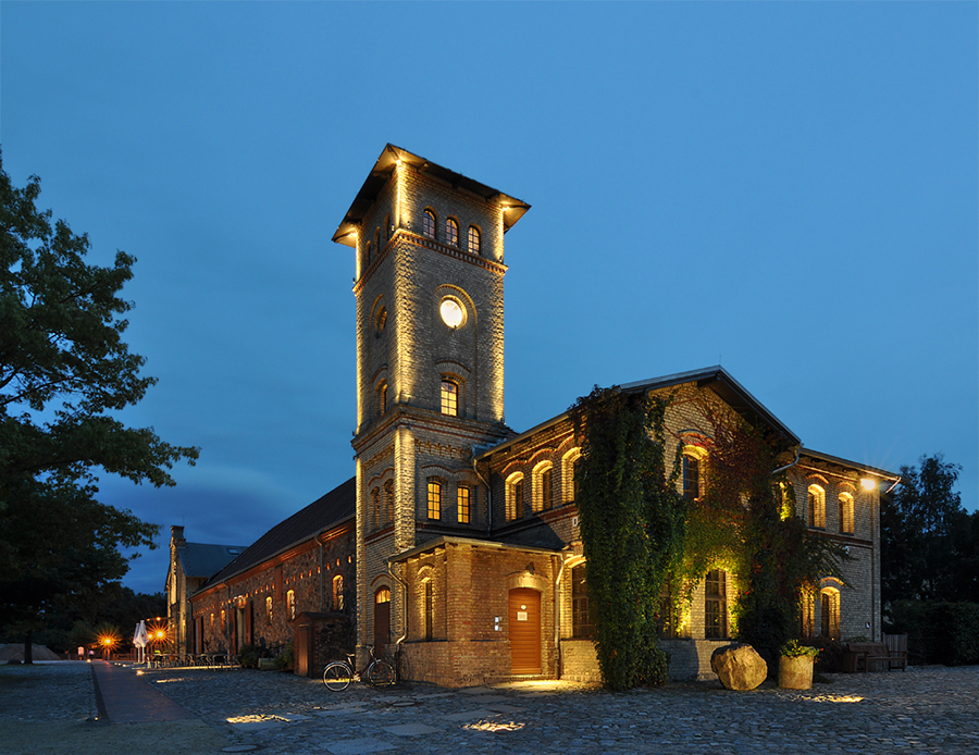 Gutshof Britz — Germany: lighting design view 2 of 6, by Lichtvision