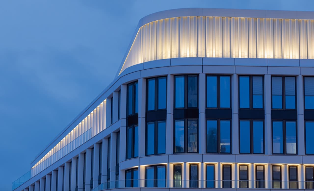 Zoom Berlin - Facade Lighting Design — Berlin, Germany: architectural lighting design by Lichtvision (architecture by Hascher Jehle Architektur)