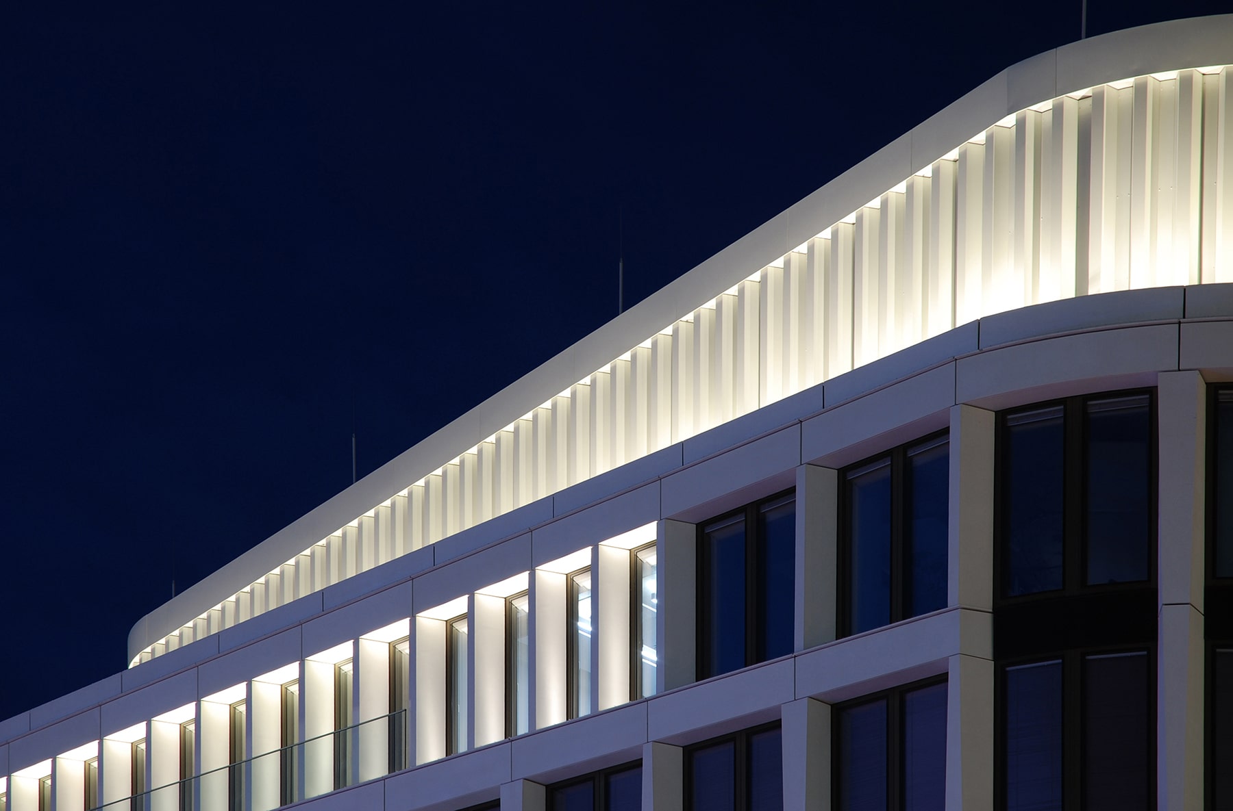 Zoom Berlin - Facade Lighting Design — Berlin, Germany: lighting design view 5 of 7, by Lichtvision