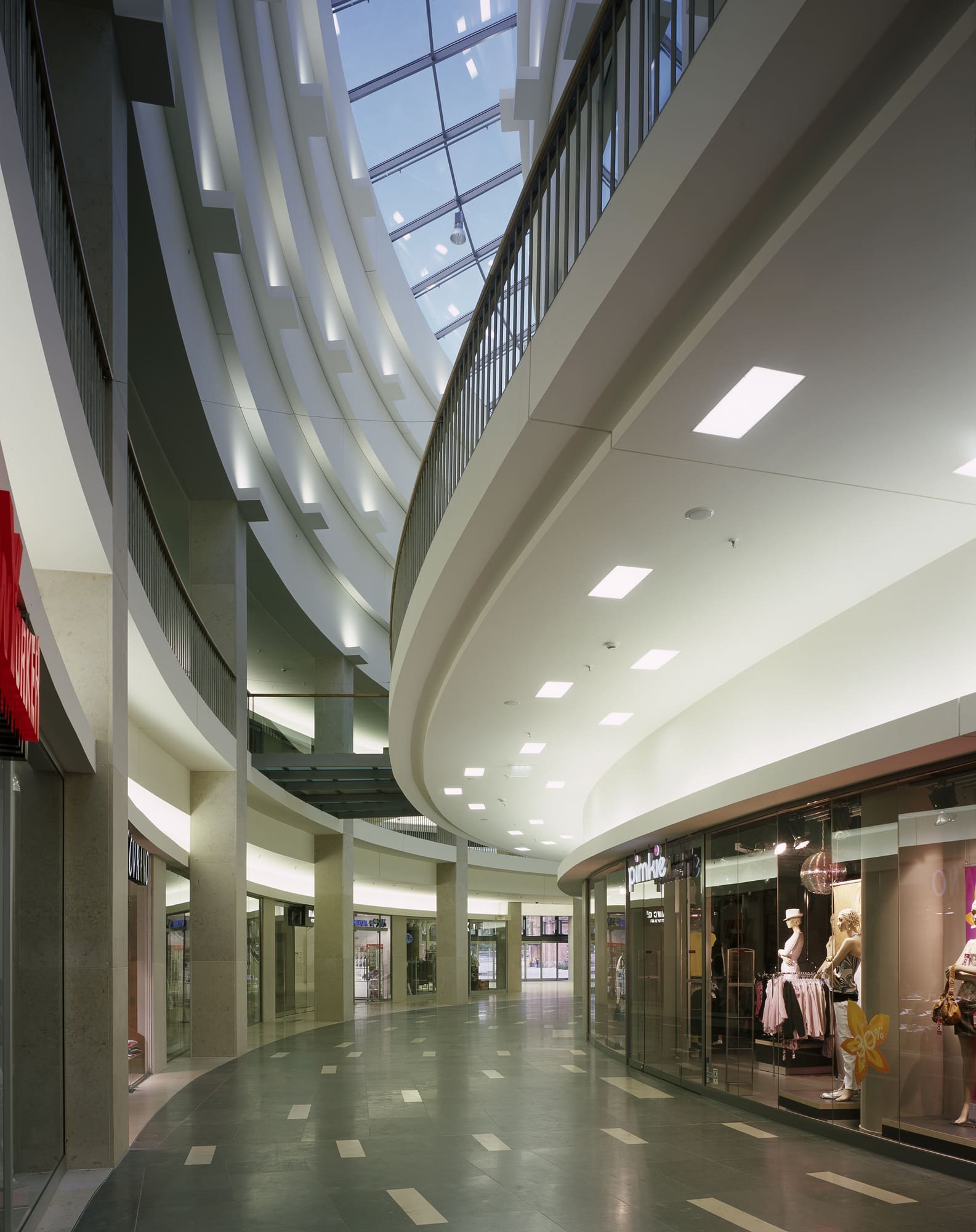 Shopping Mall Liliencarré — Germany: lighting design view 5 of 5, by Lichtvision