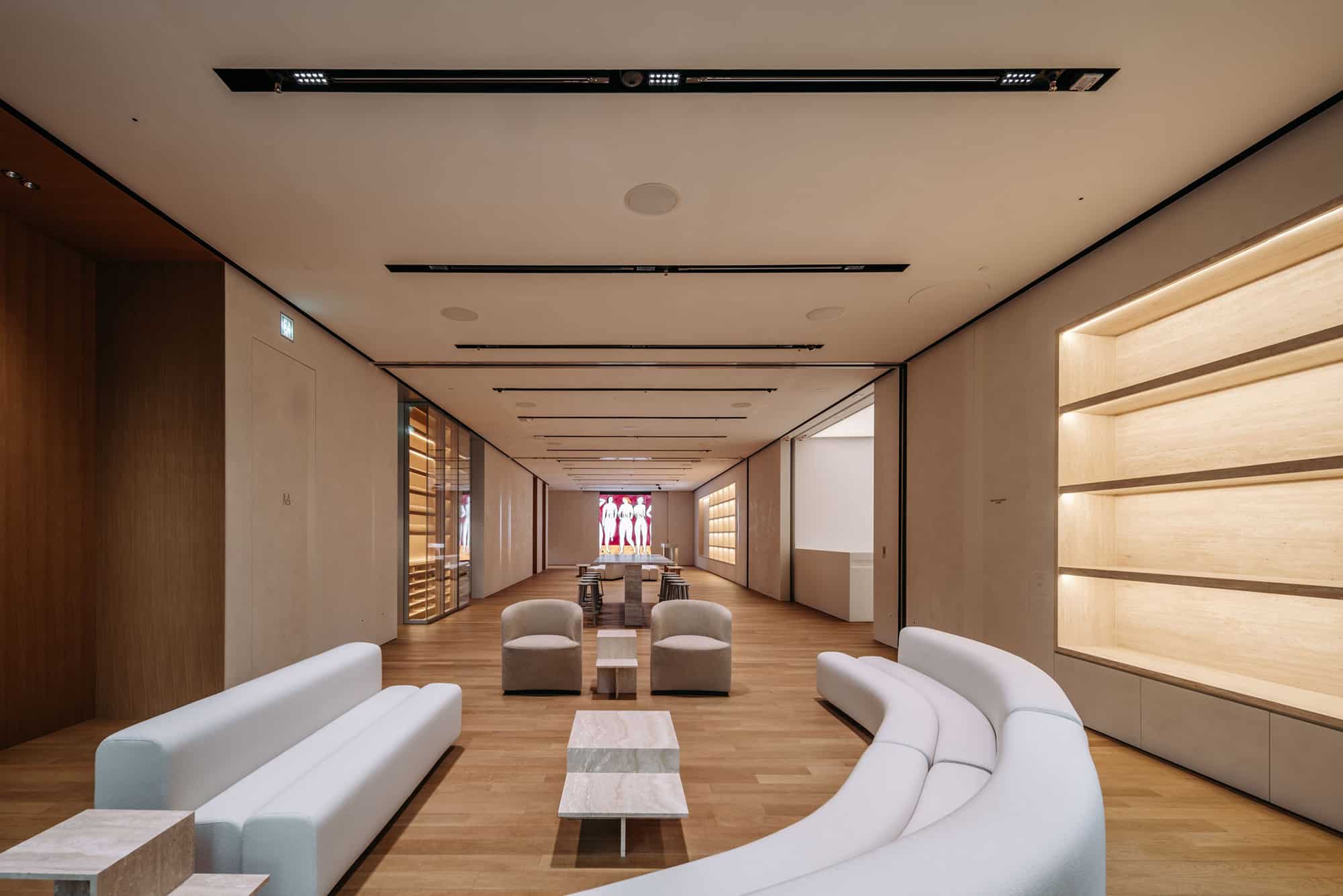 Christie's Asia-Pacific HQ — China: lighting design view 6 of 7, by Lichtvision