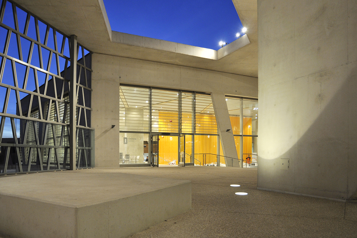 German School Madrid — Madrid, Spain: lighting design view 2 of 6, by Lichtvision
