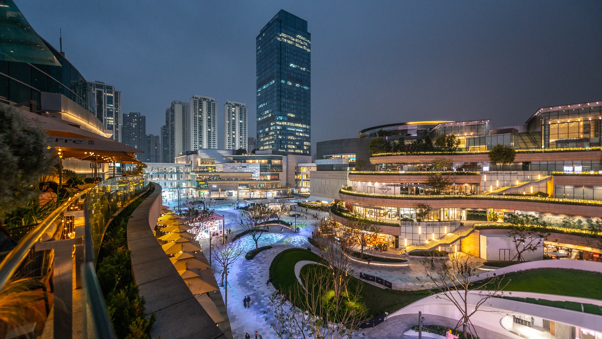 The MixC Chengdu Central Square — China: lighting design view 3 of 9, by Lichtvision