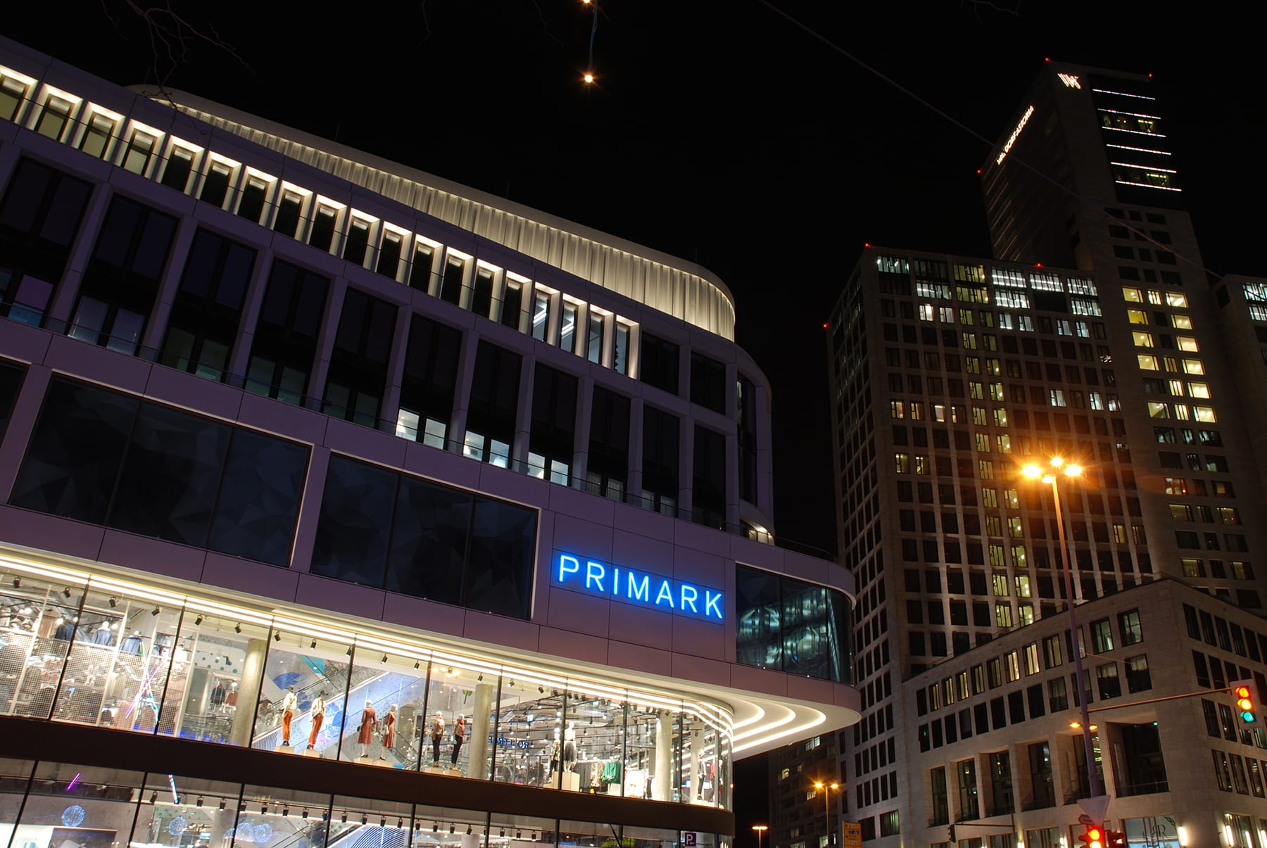 Zoom Berlin - Facade Lighting Design — Berlin, Germany: lighting design view 7 of 7, by Lichtvision