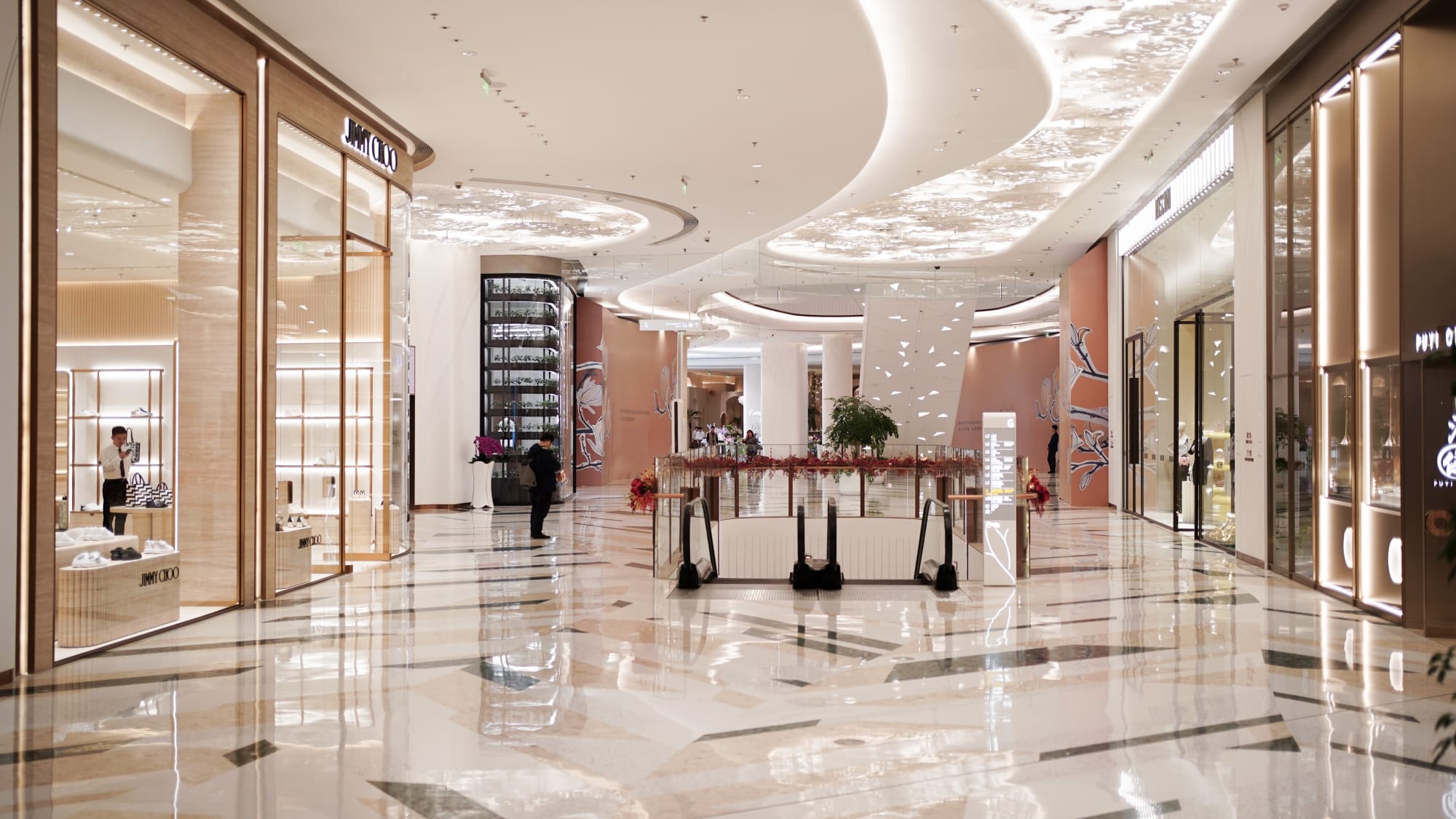 IFC Nanjing Retail — China: lighting design view 2 of 7, by Lichtvision