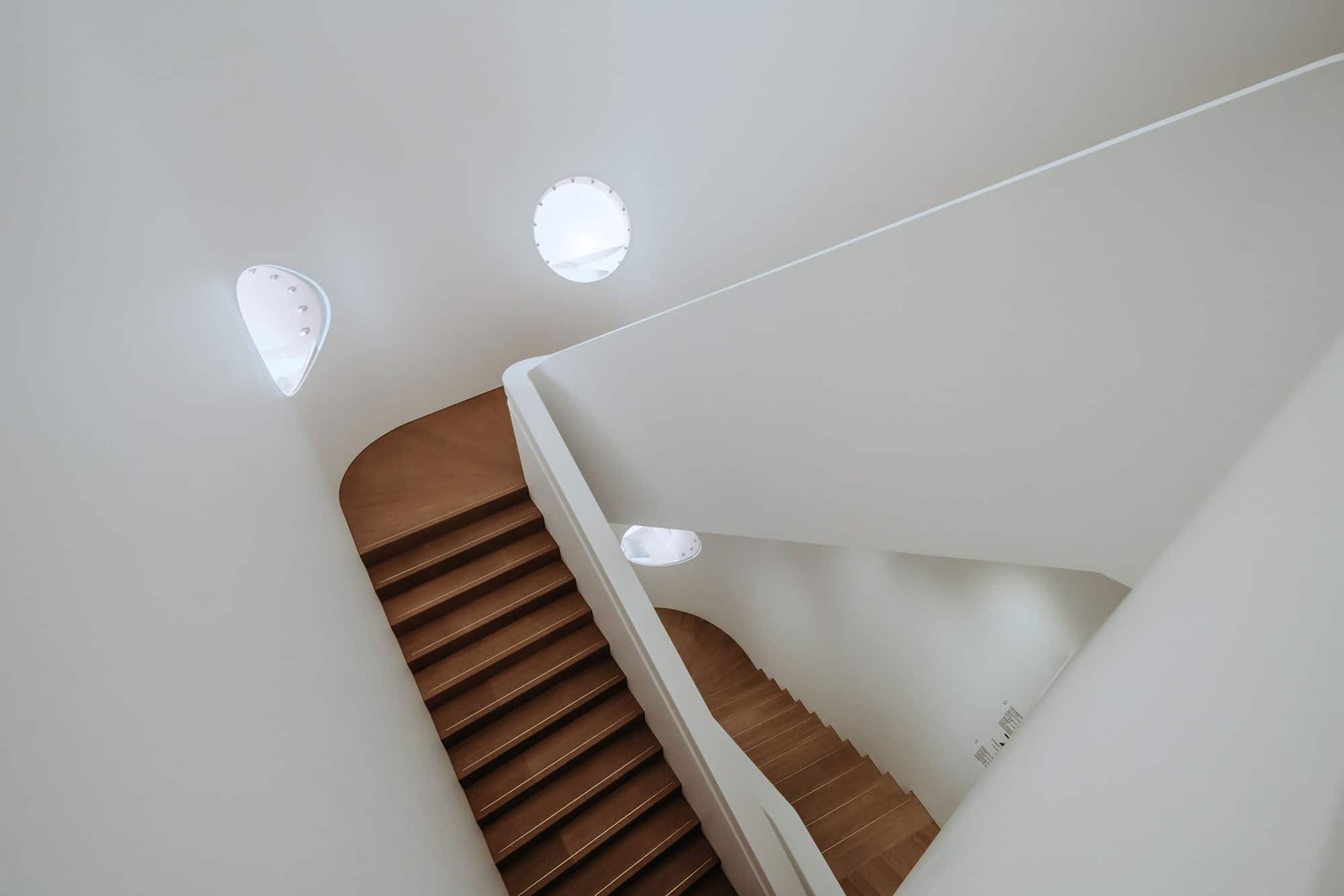 Christie's Asia-Pacific HQ — China: lighting design view 3 of 7, by Lichtvision