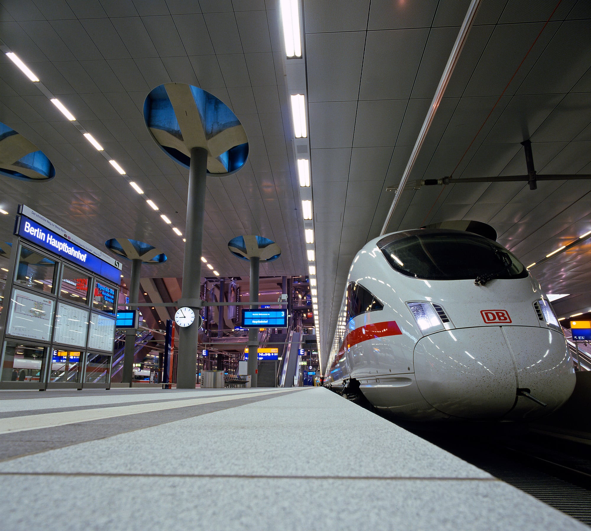 Berlin Central Station — Berlin, Germany: lighting design view 2 of 5, by Lichtvision