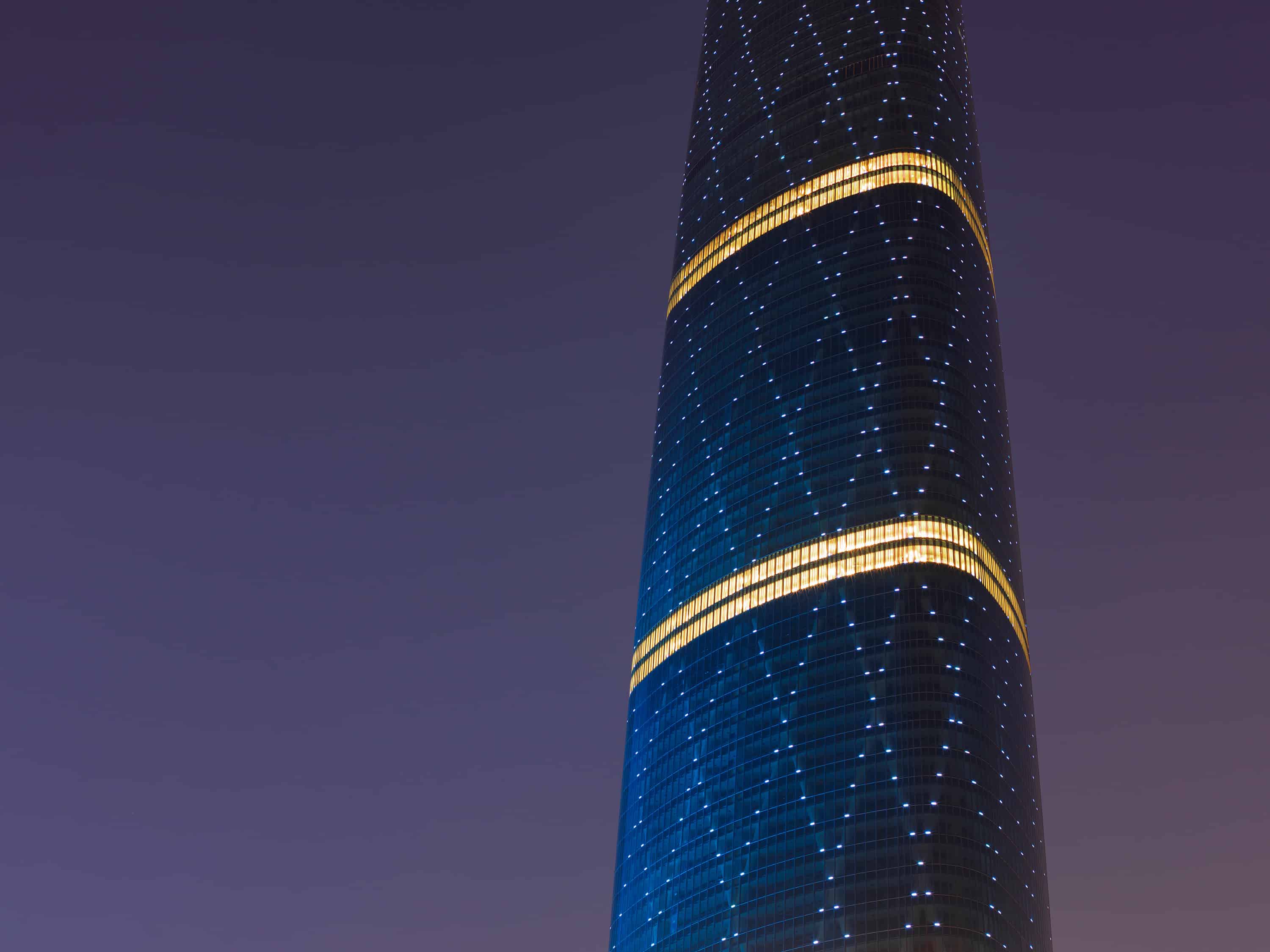 Guangzhou International Finance Center — China: lighting design view 2 of 2, by Lichtvision