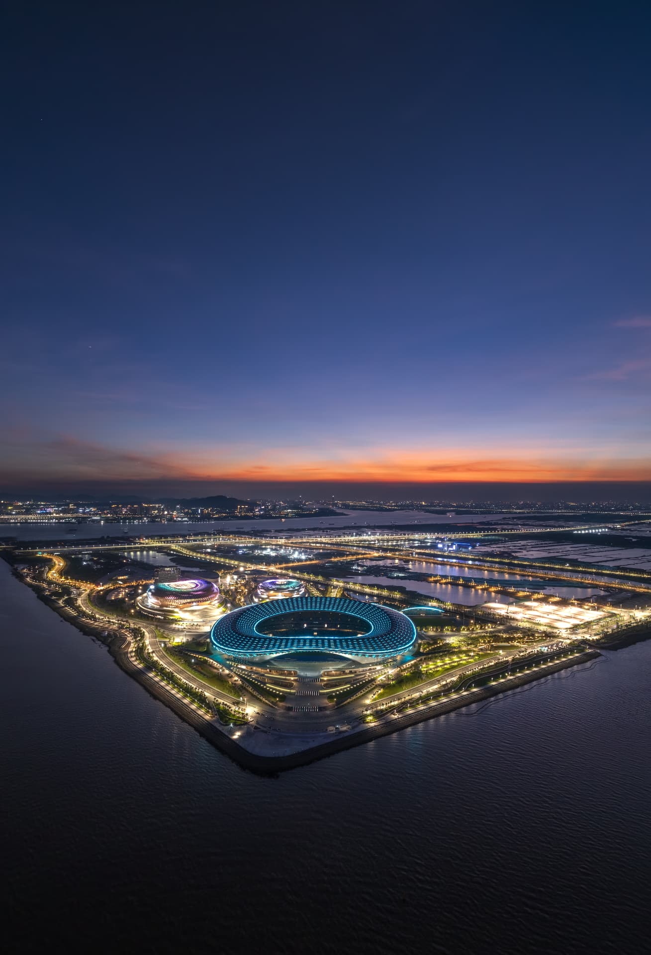 Nan Sha Stadium — Guangzhou, China: Nan Sha Stadium, Guangzhou — panoramic view of the peninsula at twilight