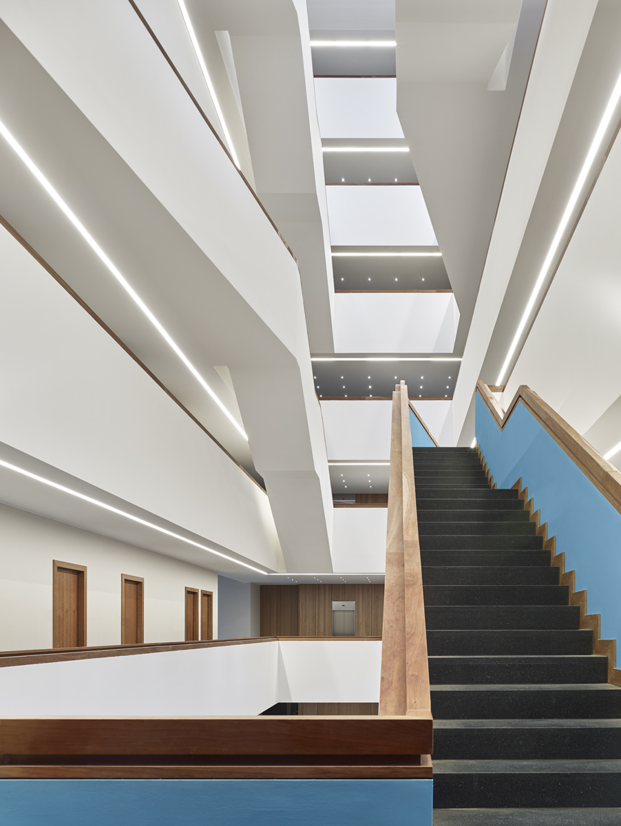Federal Ministry of Interior — Germany: architectural lighting design by Lichtvision (architecture by Thomas Müller Ivan Reimann Architekten)