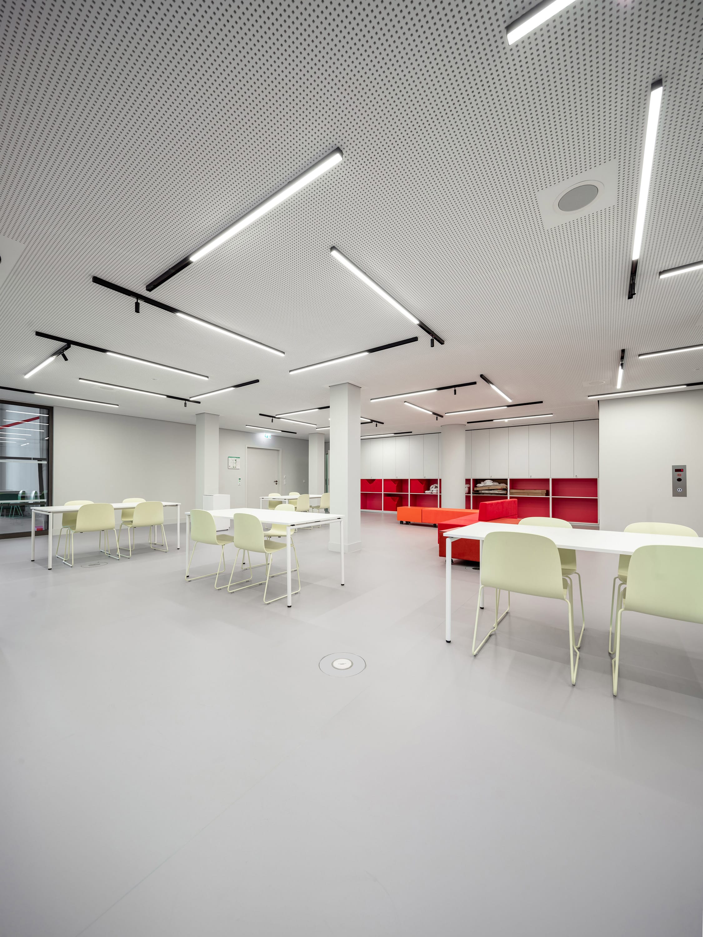 Humboldt Academy — Berlin, Germany: lighting design view 6 of 6, by Lichtvision