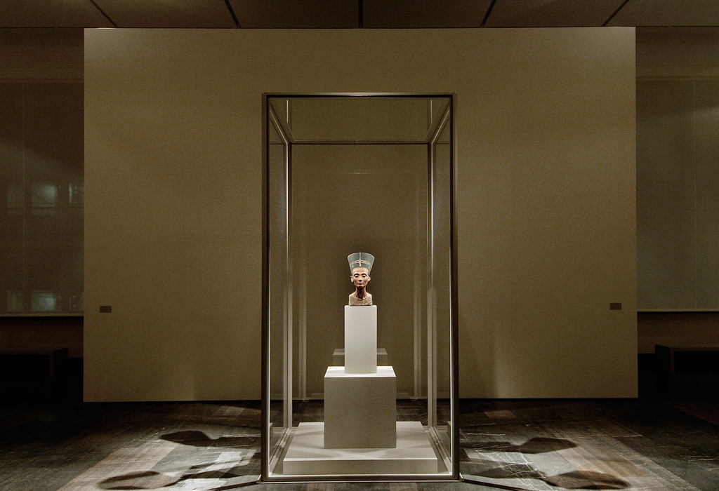 Egyptian Collection Altes Museum — Germany: architectural lighting design by Lichtvision (architecture by Hilmer Sattler Albrecht Architekten)